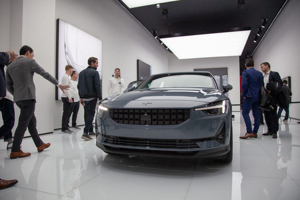 Polestar 2 cũng ra mắt lần đầu tiên tại Geneva Motor Show
